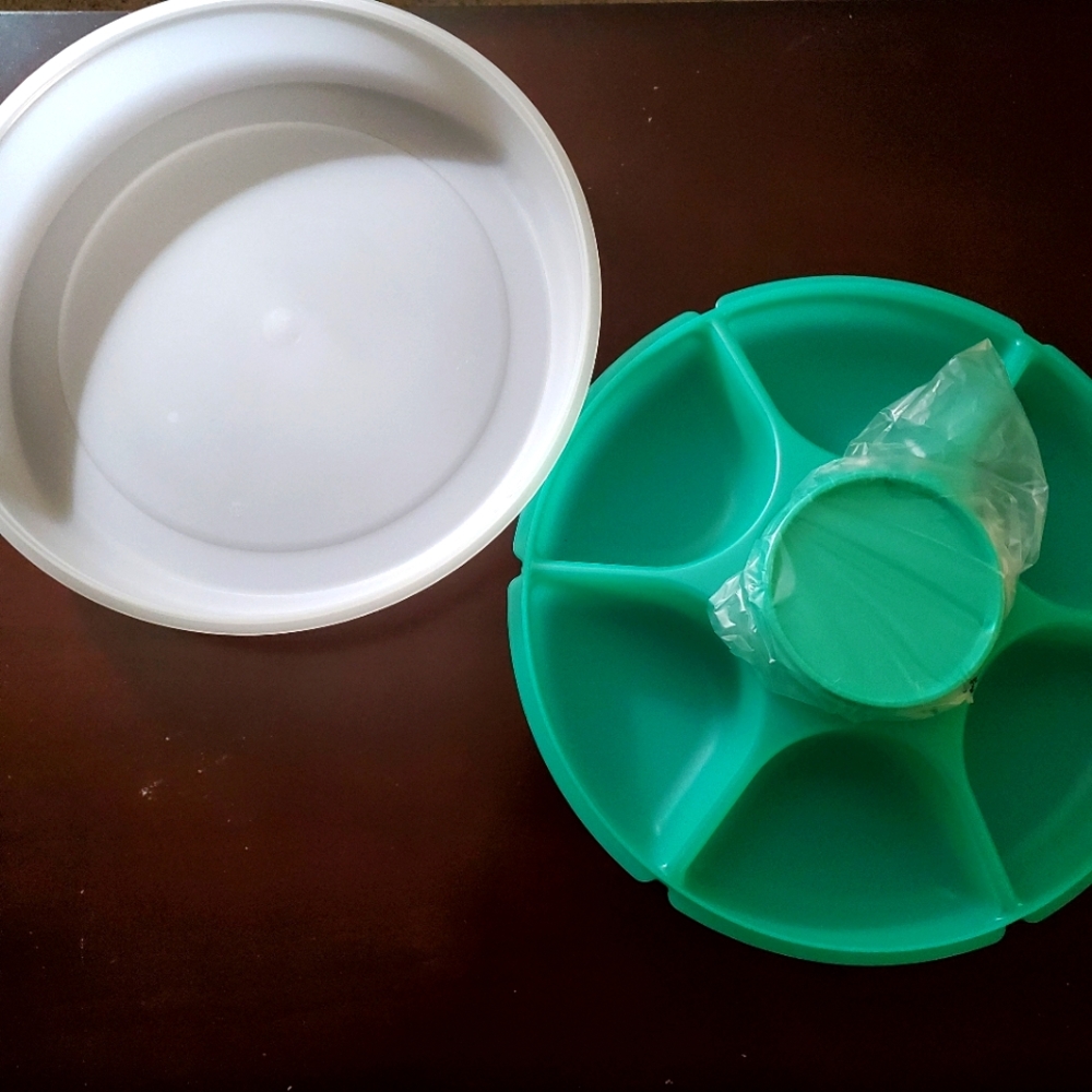 Tupperware serving center set